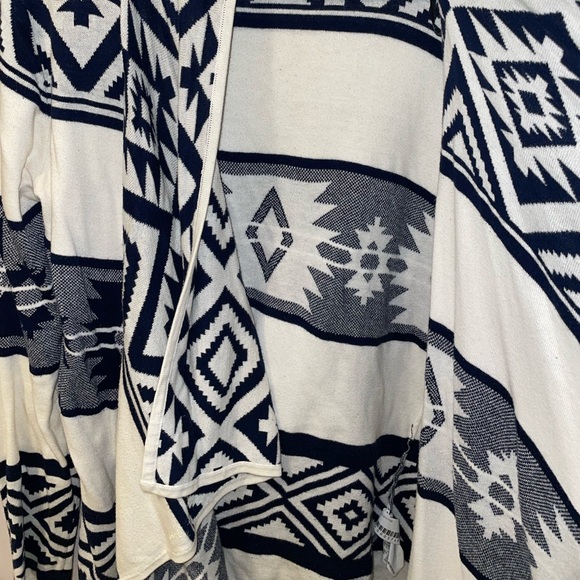 Forever 21 Sweater Bundle - Picture 8 of 13